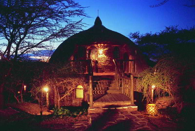 Serengeti Serena Safari Lodge Экстерьер фото