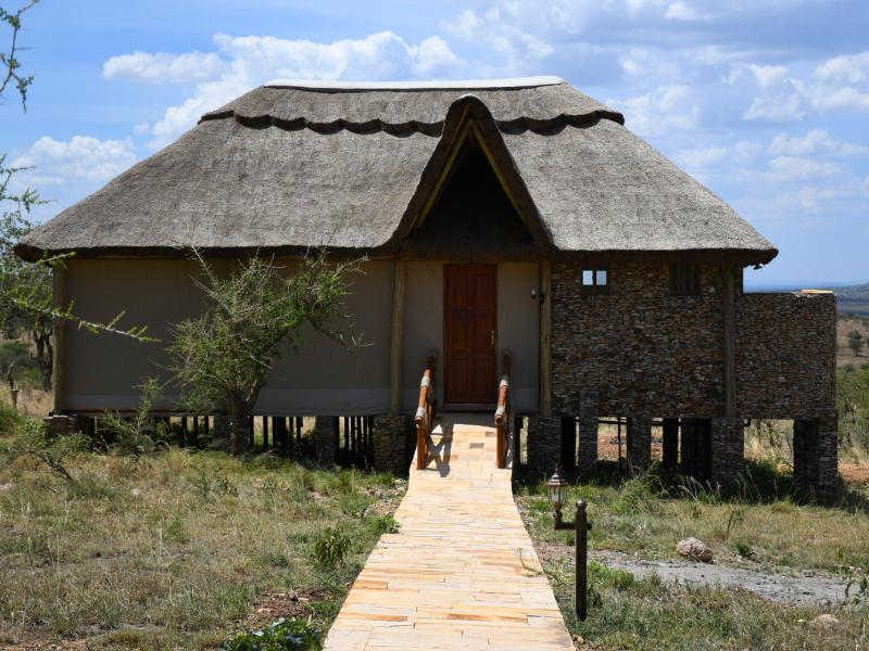 Serengeti Serena Safari Lodge Экстерьер фото