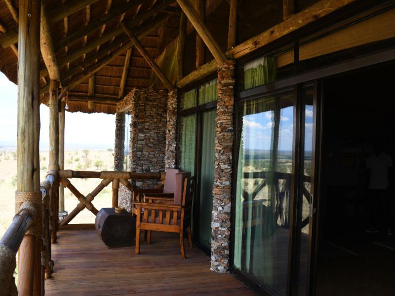 Serengeti Serena Safari Lodge Экстерьер фото