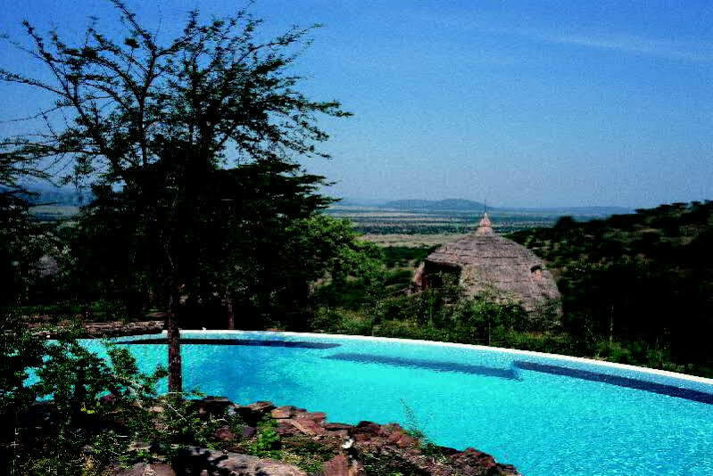 Serengeti Serena Safari Lodge Экстерьер фото